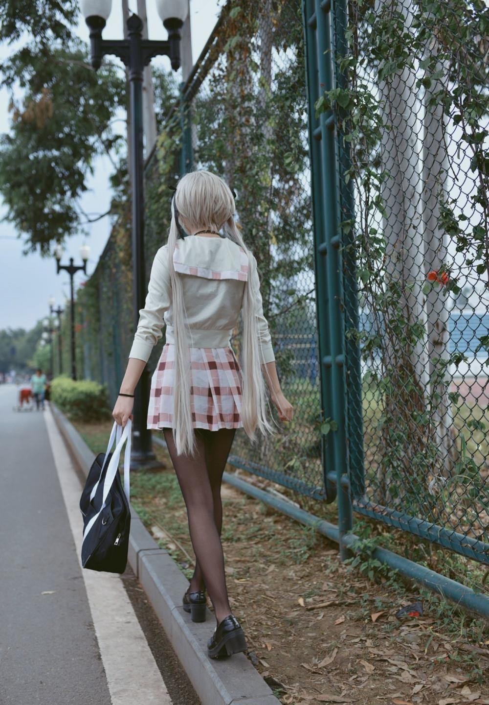 ���޴�ѧ Ӱ��