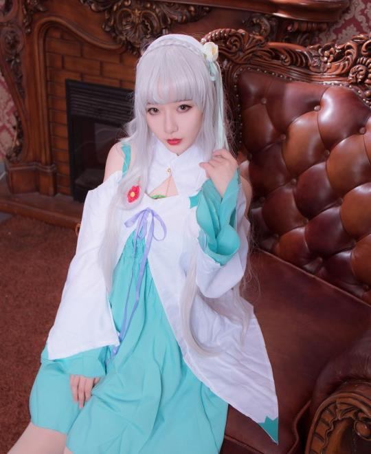 ������Ů�������첲�Ѻ�Ҹ�¶���